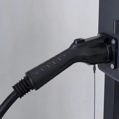 Σταθμός φόρτισης ηλεκτρικών οχημάτων με 14 kW εναλλασσόμενο ρεύμα εξόδου και διπλό συνδέτη